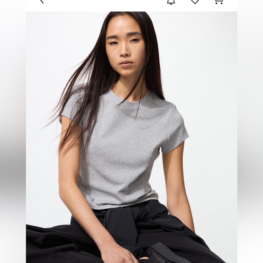 Uniqlo Mini T-Shirt in Gray